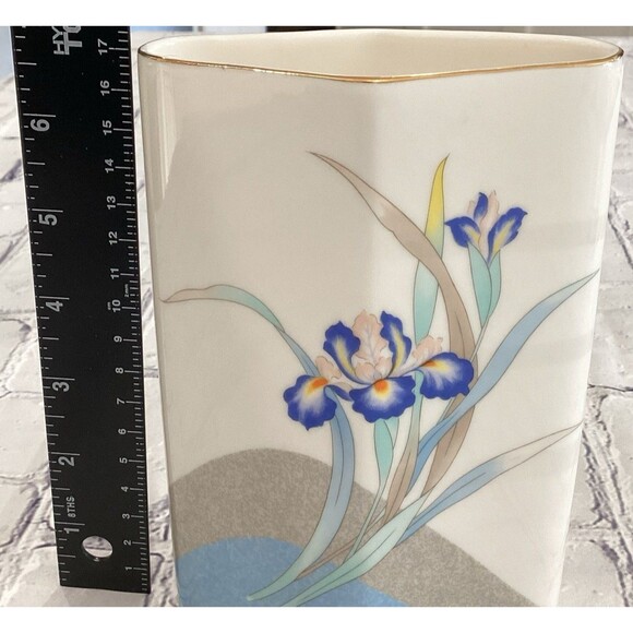 Otagiri Japan Gold Trimmed Iris Accent 7” x 4” (approximately) Vase. - Picture 7 of 10